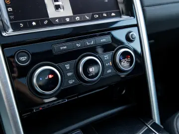 Land Rover Discovery 3.0L SD6 HSE 7 Locuri