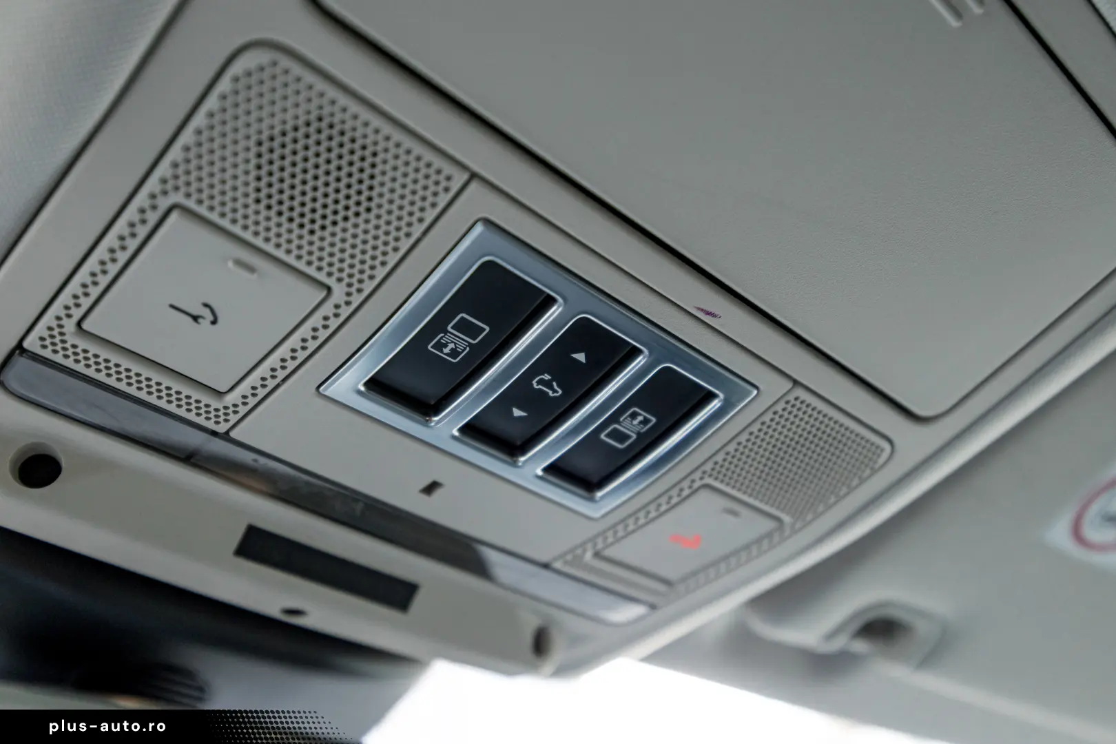 Land Rover Discovery 3.0L SD6 HSE 7 Locuri