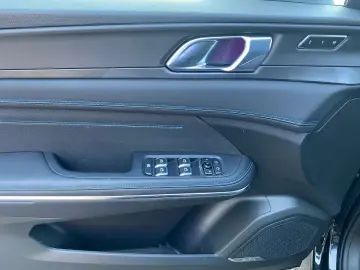 LYNC AND CO 01 192kW El. Panodach Navi Memory Sitze Soundsys