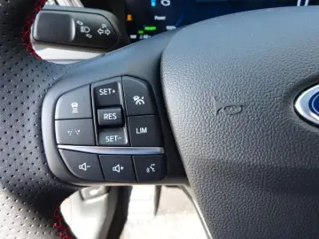 FORD Kuga ST-Line X FHEV 4x4 MatrixLED 360Kam iACC