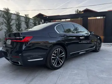 BMW 745