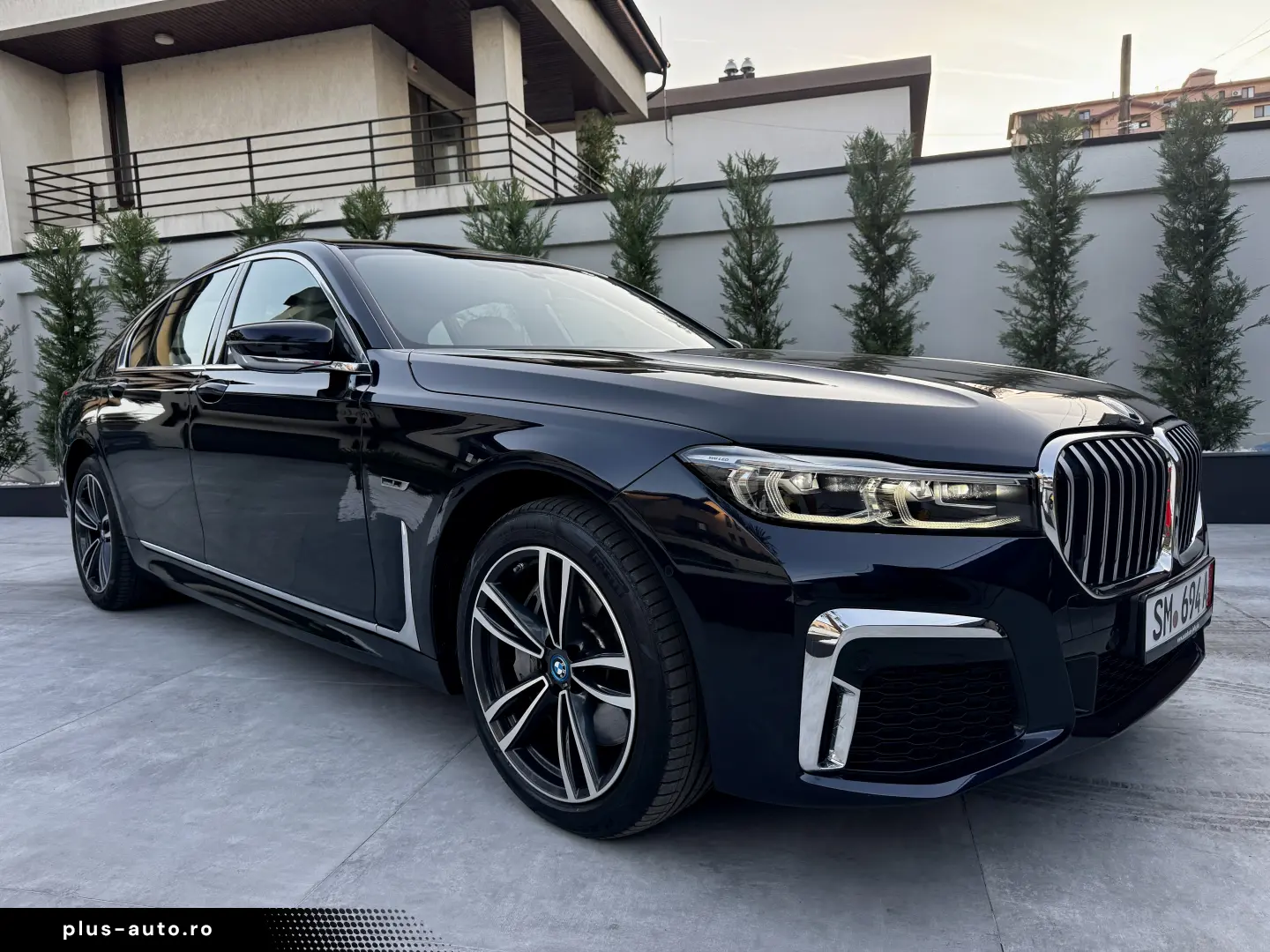 BMW 745