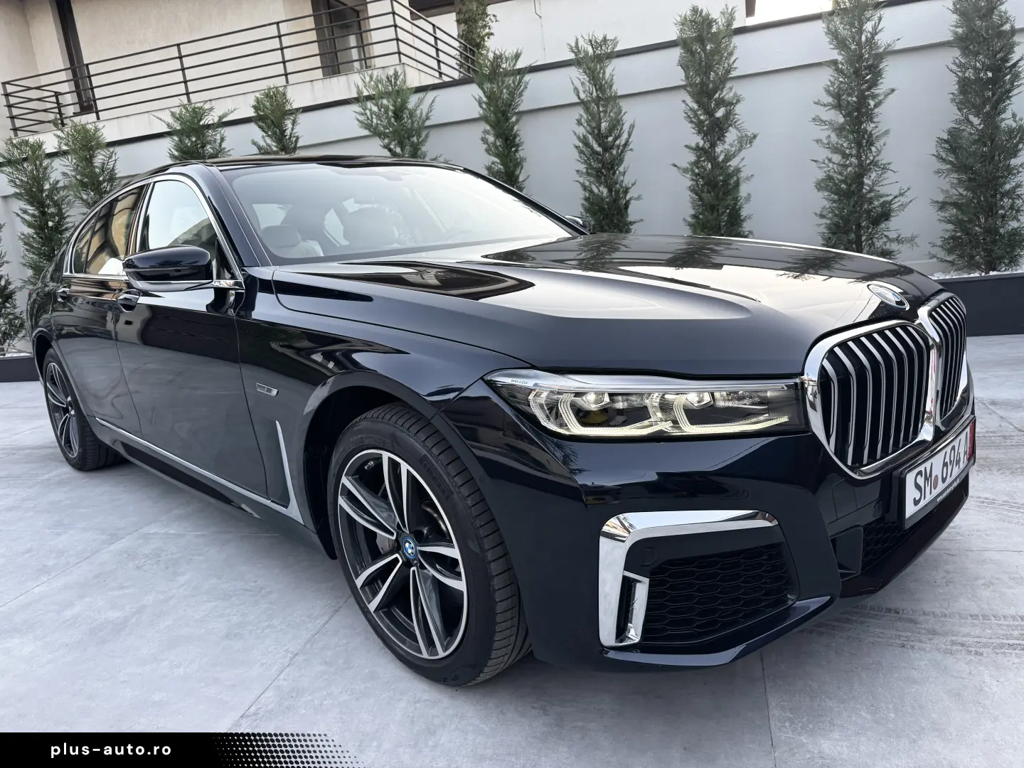 BMW 745