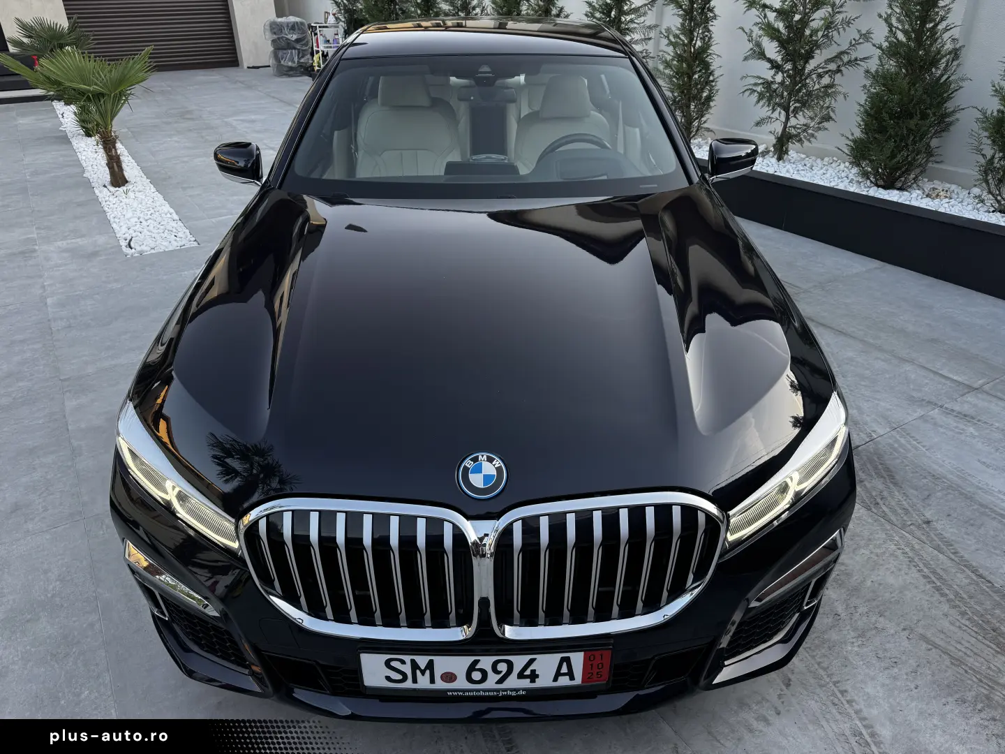 BMW 745