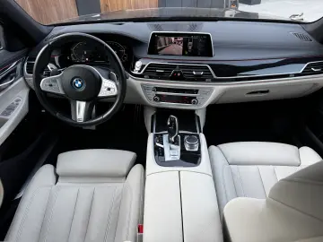 BMW 745