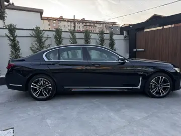 BMW 745