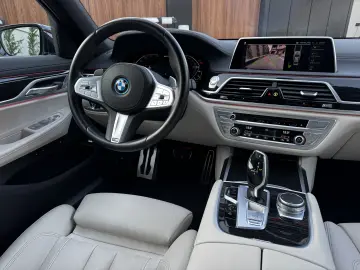 BMW 745