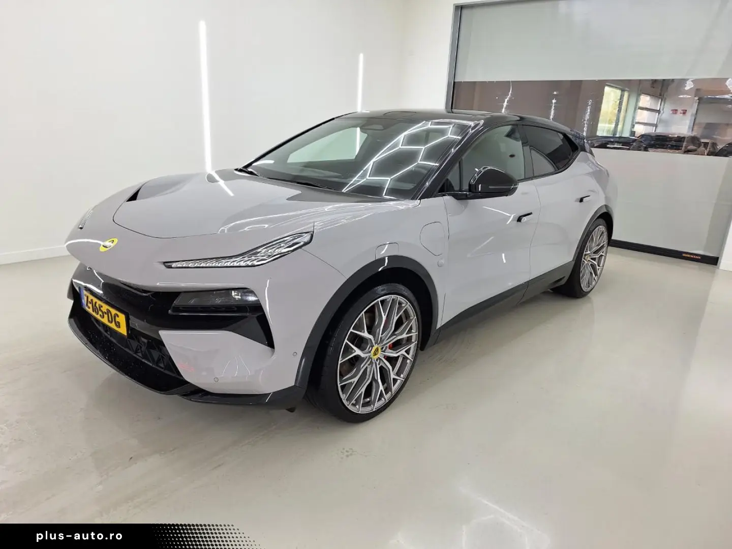 Lotus Eletre - Electric - Automatic - 612 hp - 37.821 km