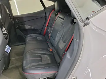 Lotus Eletre - Electric - Automatic - 612 hp - 37.821 km