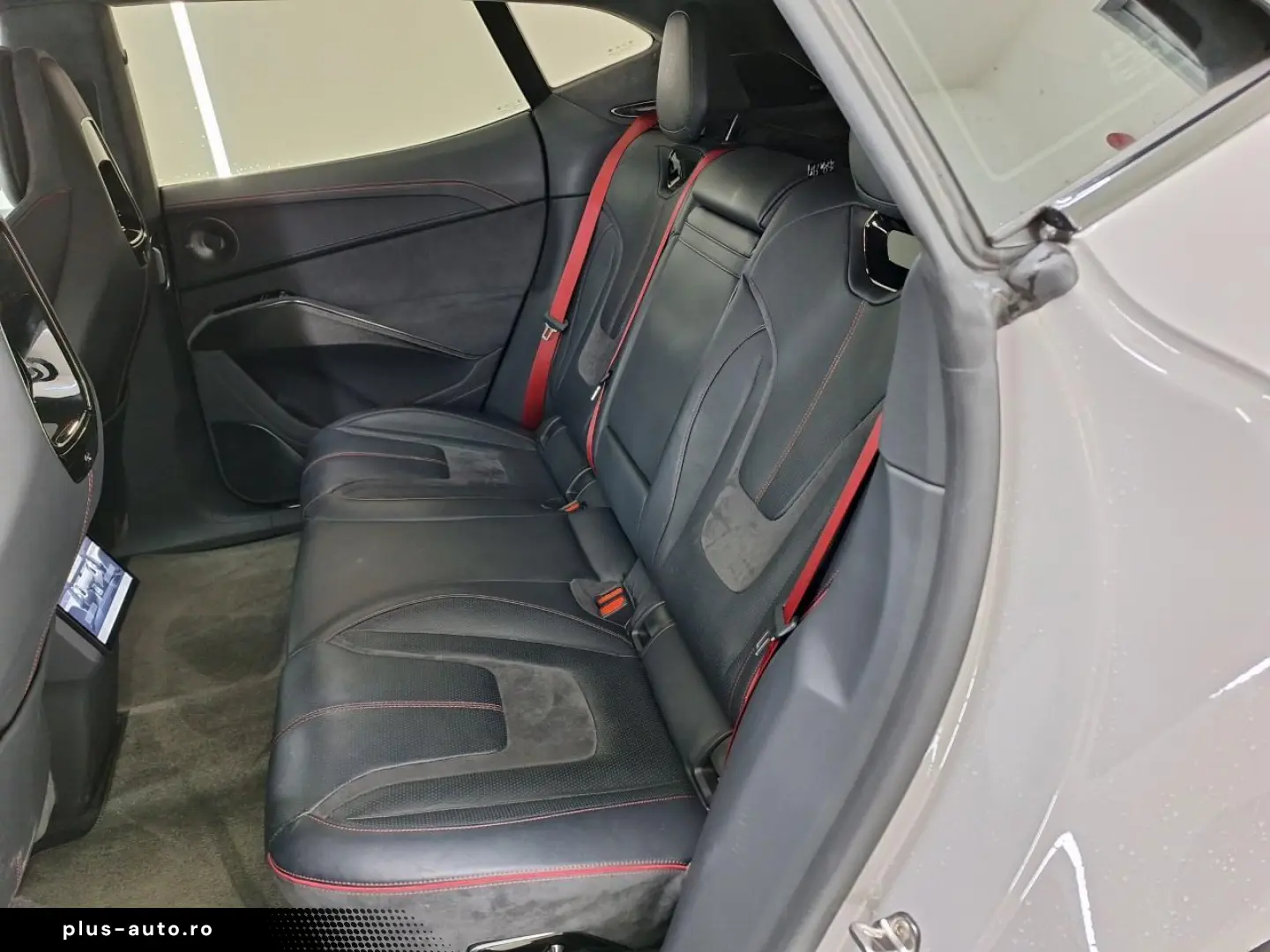 Lotus Eletre - Electric - Automatic - 612 hp - 37.821 km