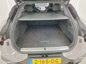 Lotus Eletre - Electric - Automatic - 612 hp - 37.821 km