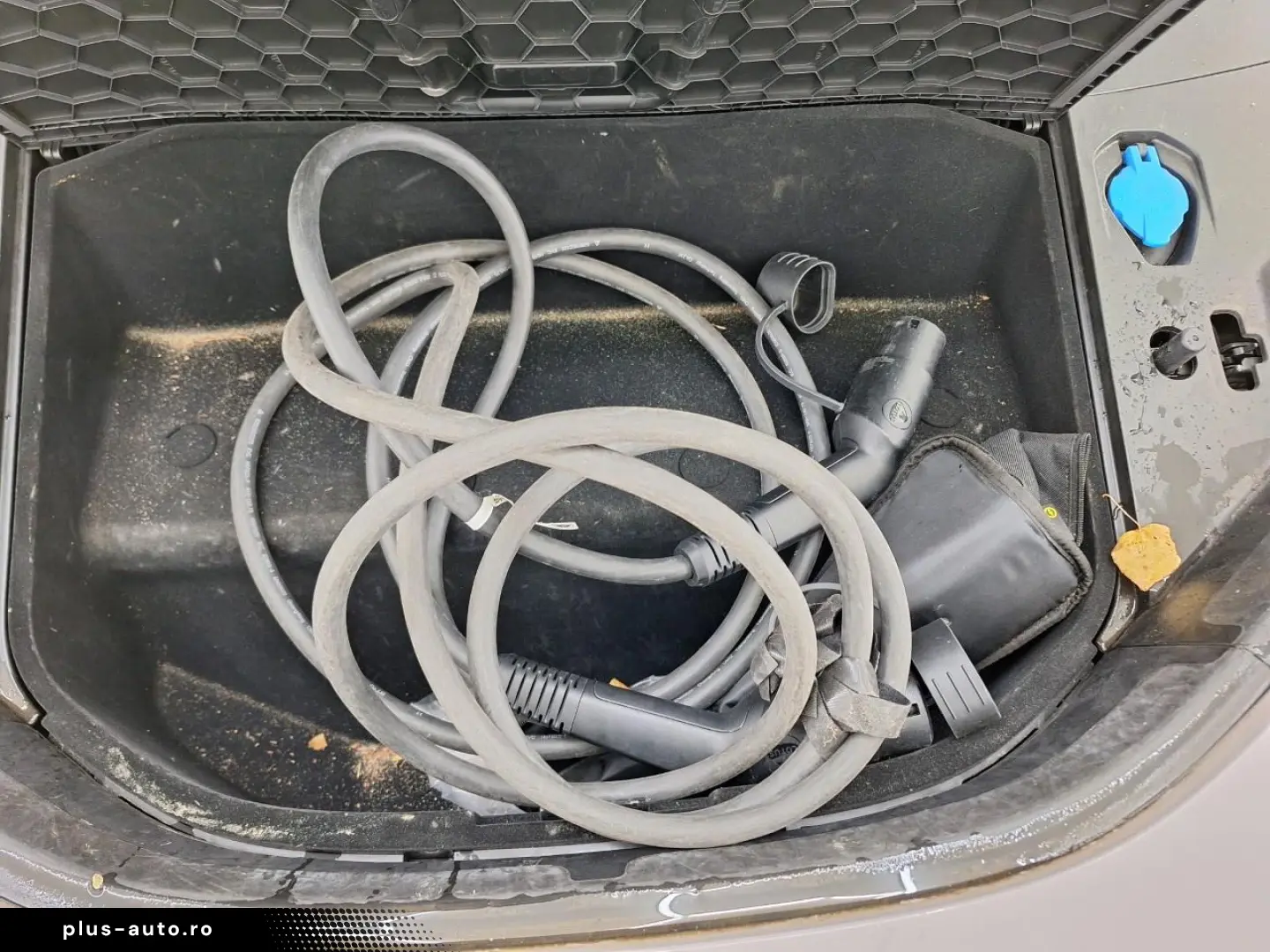 Lotus Eletre - Electric - Automatic - 612 hp - 37.821 km