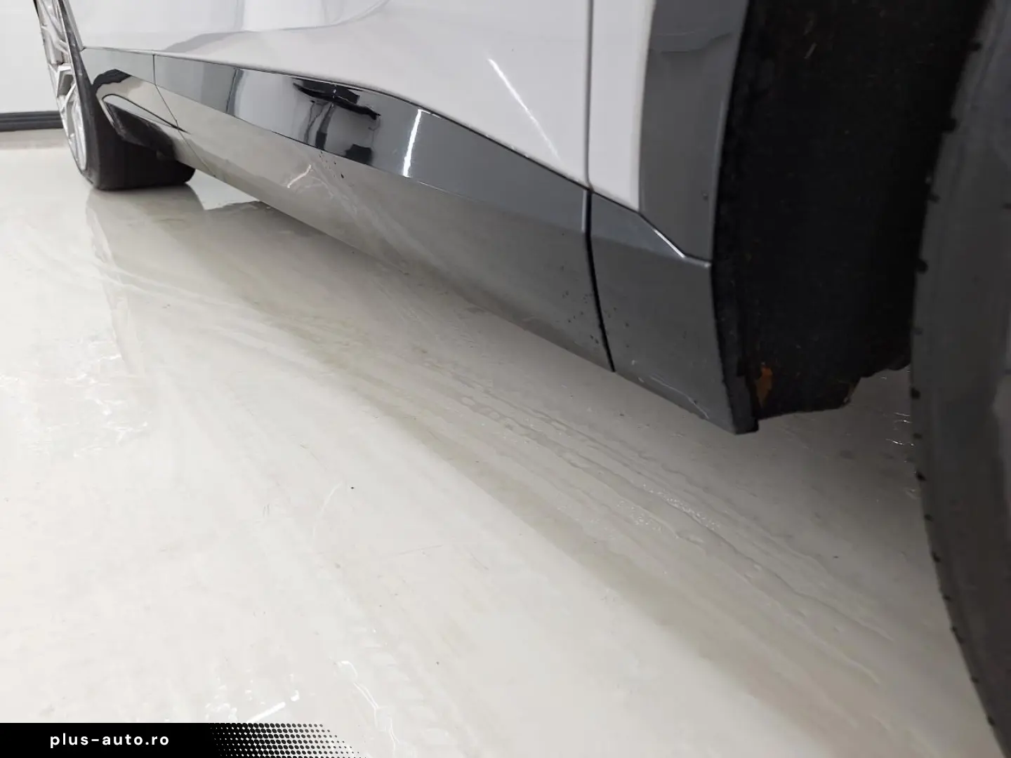 Lotus Eletre - Electric - Automatic - 612 hp - 37.821 km