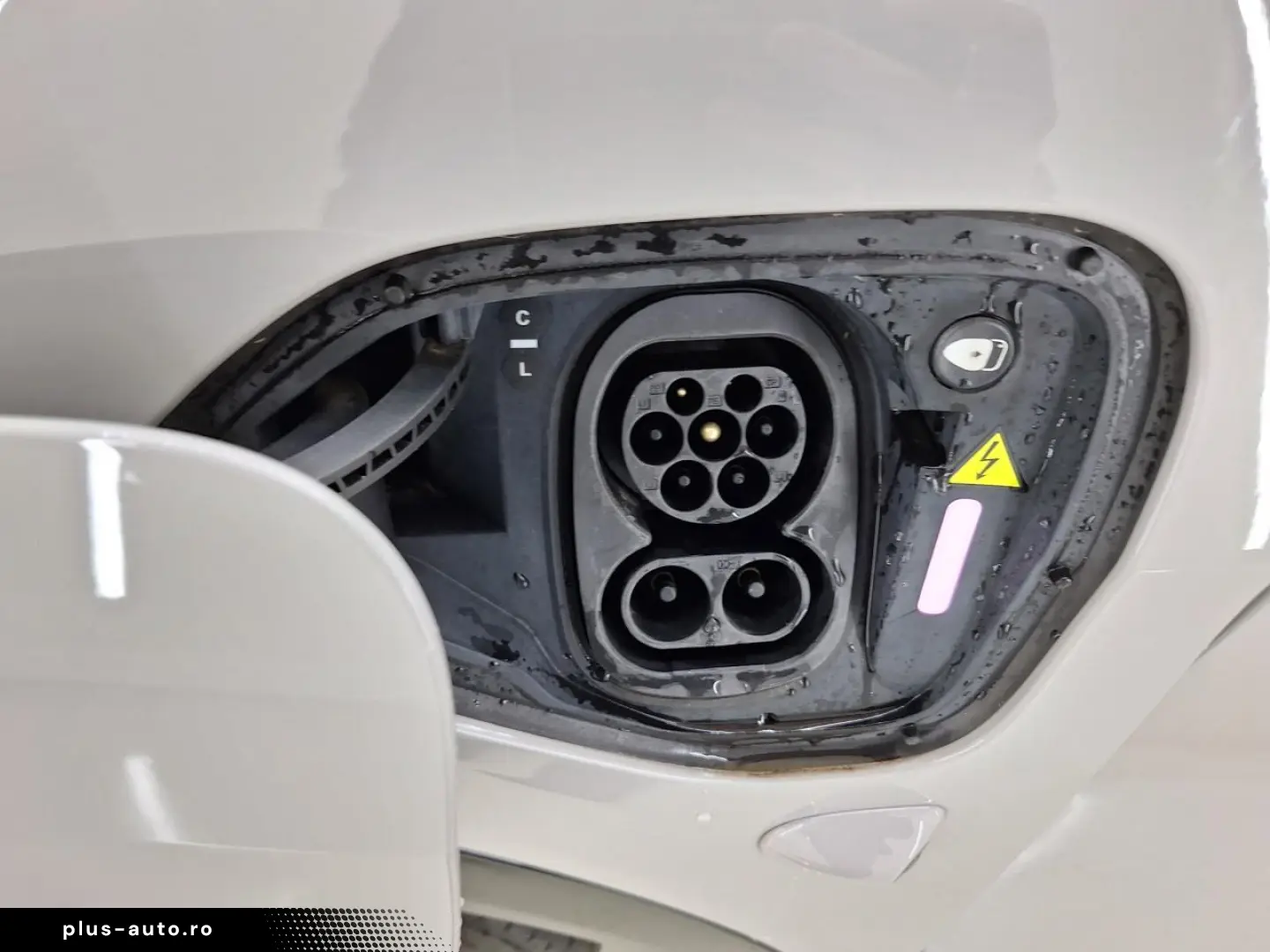 Lotus Eletre - Electric - Automatic - 612 hp - 37.821 km