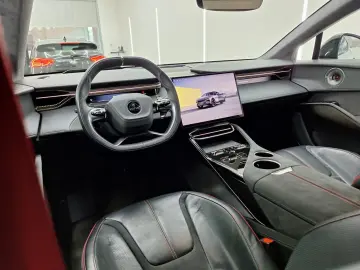 Lotus Eletre - Electric - Automatic - 612 hp - 37.821 km