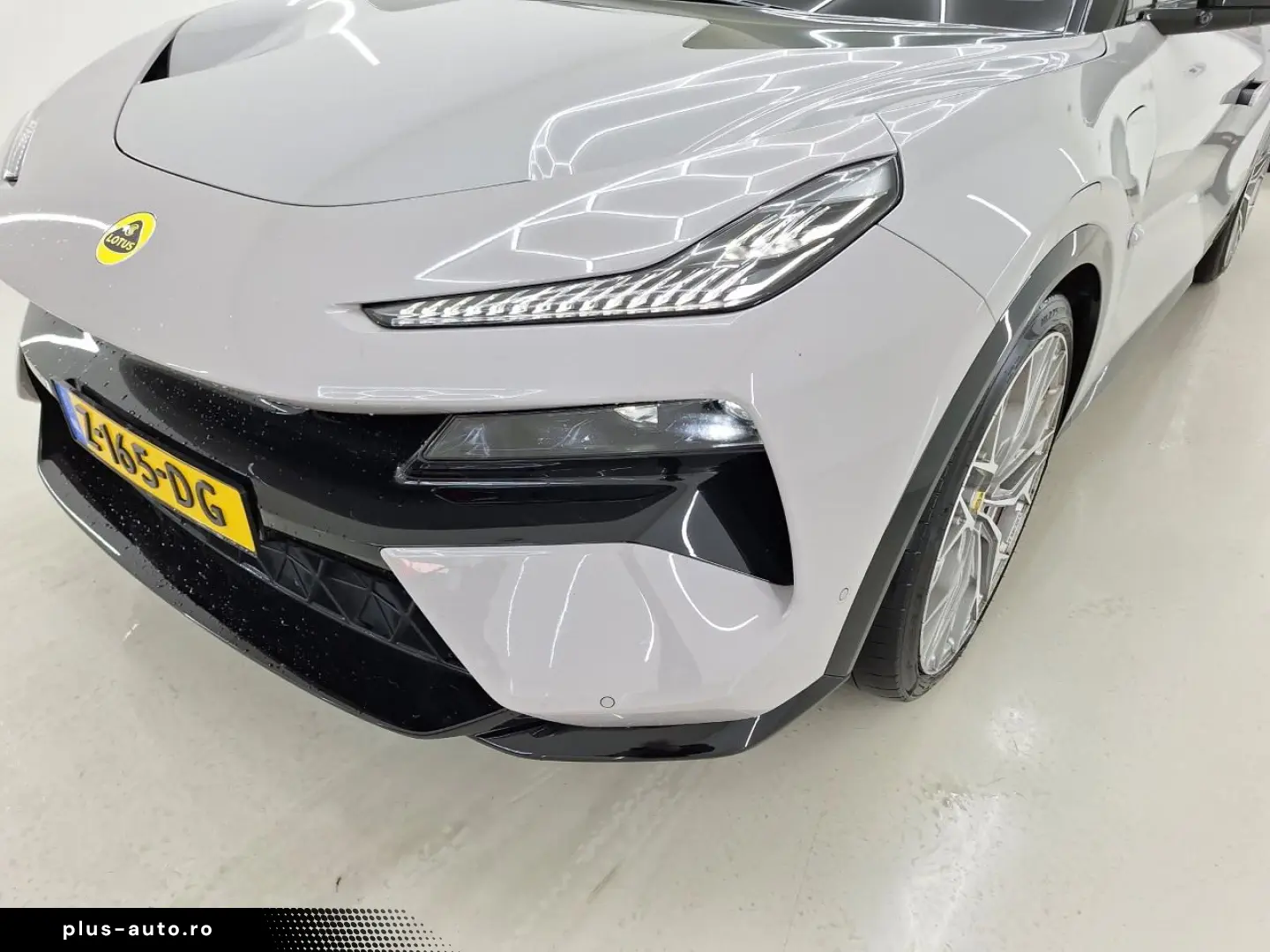 Lotus Eletre - Electric - Automatic - 612 hp - 37.821 km