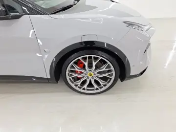 Lotus Eletre - Electric - Automatic - 612 hp - 37.821 km