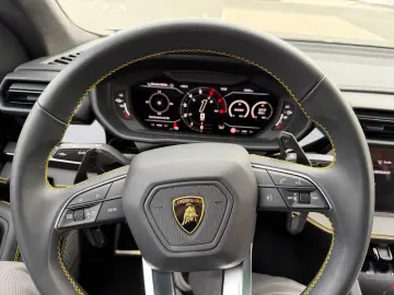 Lamborghini Urus SE 4.0 - AWD - Hibrid - 800 hp - 21.000 km