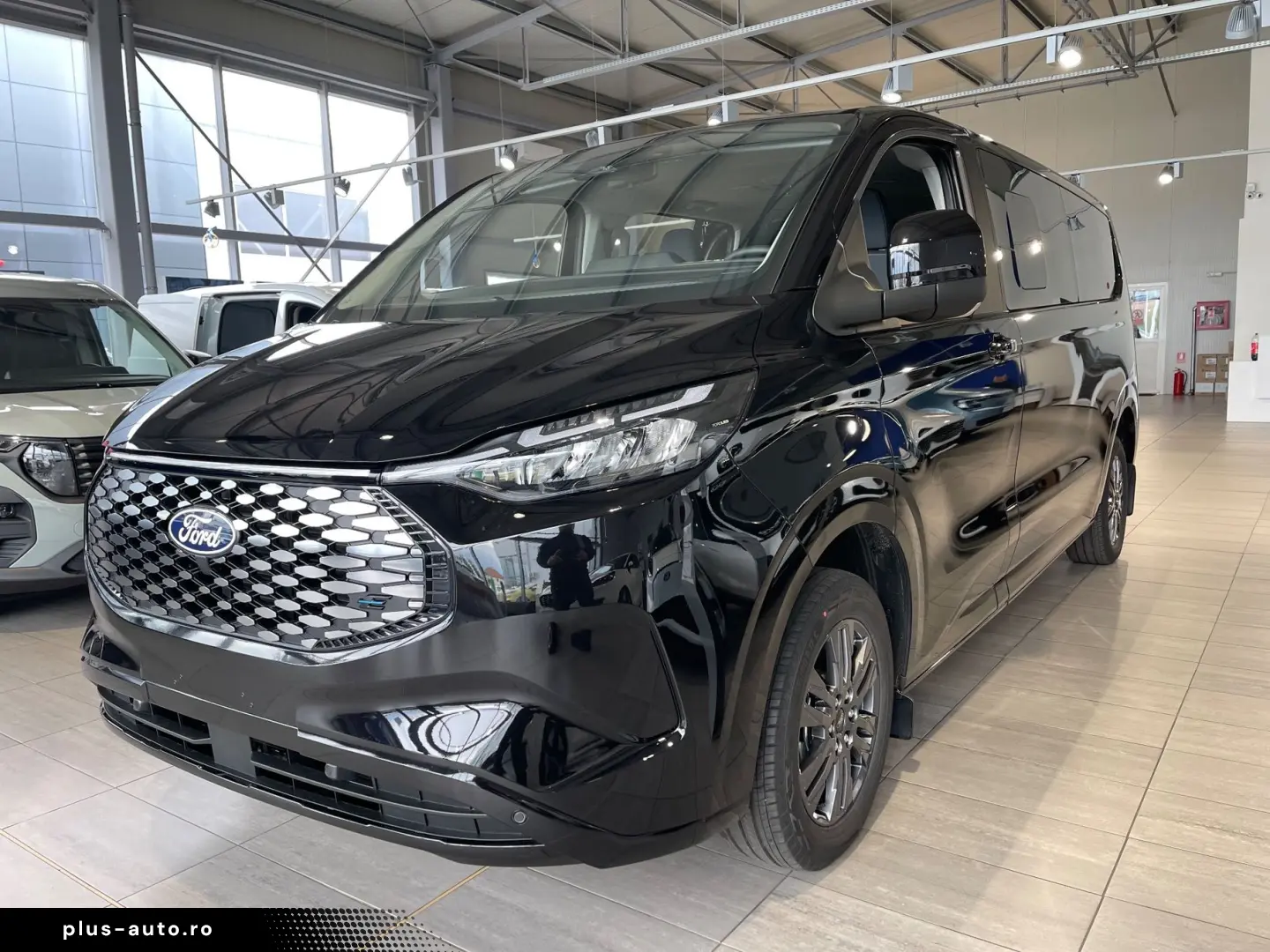 Ford Tourneo-Custom-