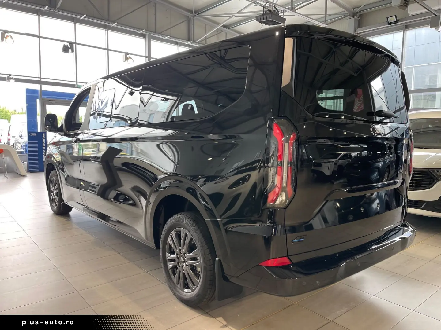 Ford Tourneo-Custom-