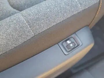 Citroen C3 MAX 1.2 Puretech 110 EAT6 - demo car - garantie