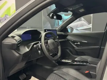 Peugeot 2008 e-DCS6 MHEV Allure 145 CP Hybrid