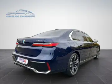 BMW 740 d xDrive M Sport TV HUD AHK B&W PANO