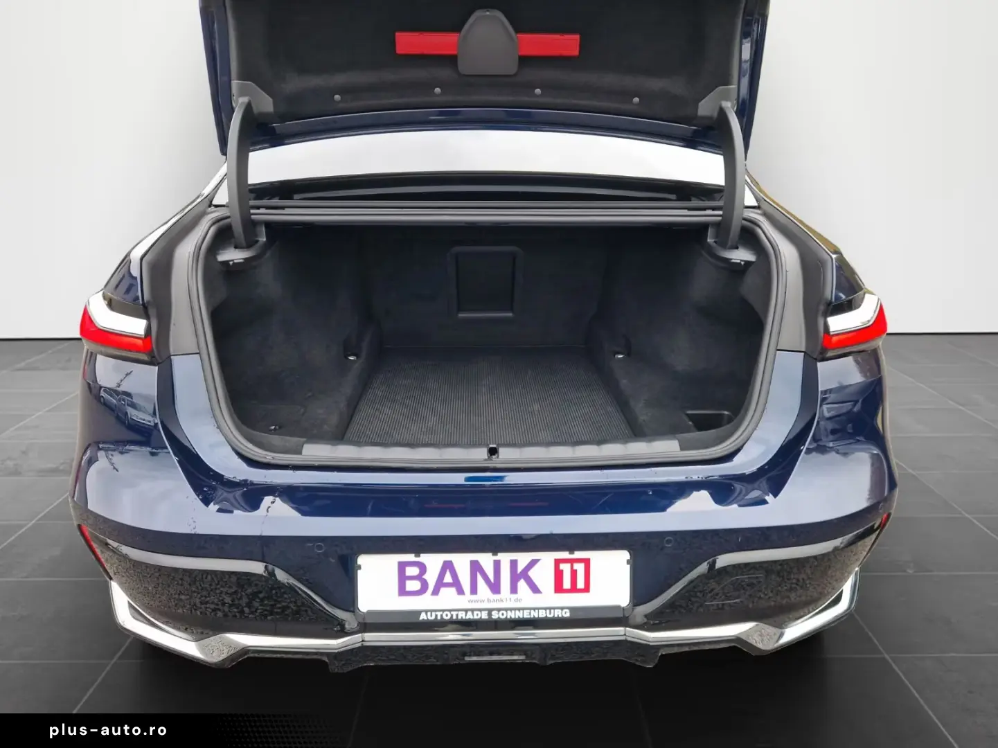 BMW 740 d xDrive M Sport TV HUD AHK B&W PANO