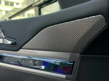 BMW 740d xDrive M Sport Pro SkyPano DA PA Prof B&W