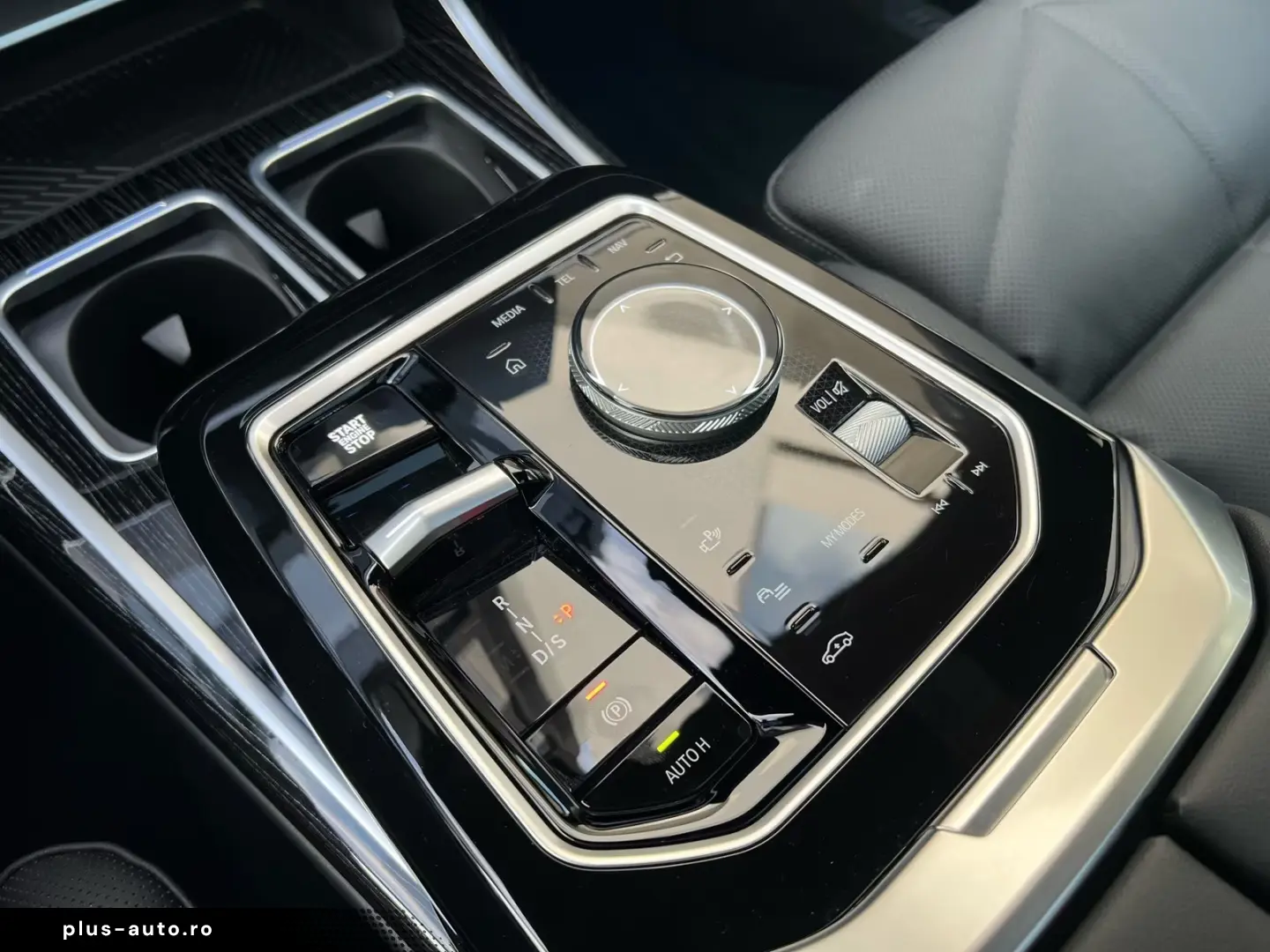 BMW 740d xDrive M Sport Pro SkyPano DA PA Prof B&W