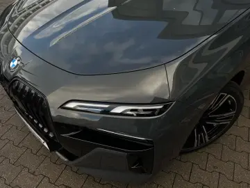 BMW 740d xDrive M Sport Pro SkyPano DA PA Prof B&W