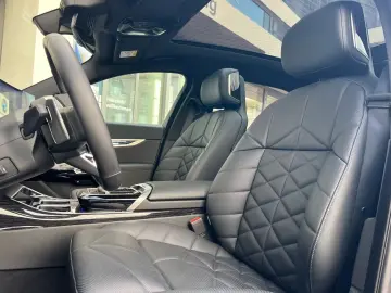 BMW 740d xDrive M Sport Pro SkyPano DA PA Prof B&W