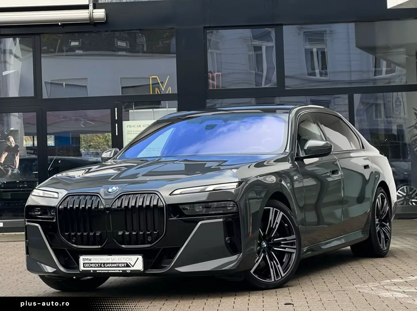 BMW 740d xDrive M Sport Pro SkyPano DA PA Prof B&W