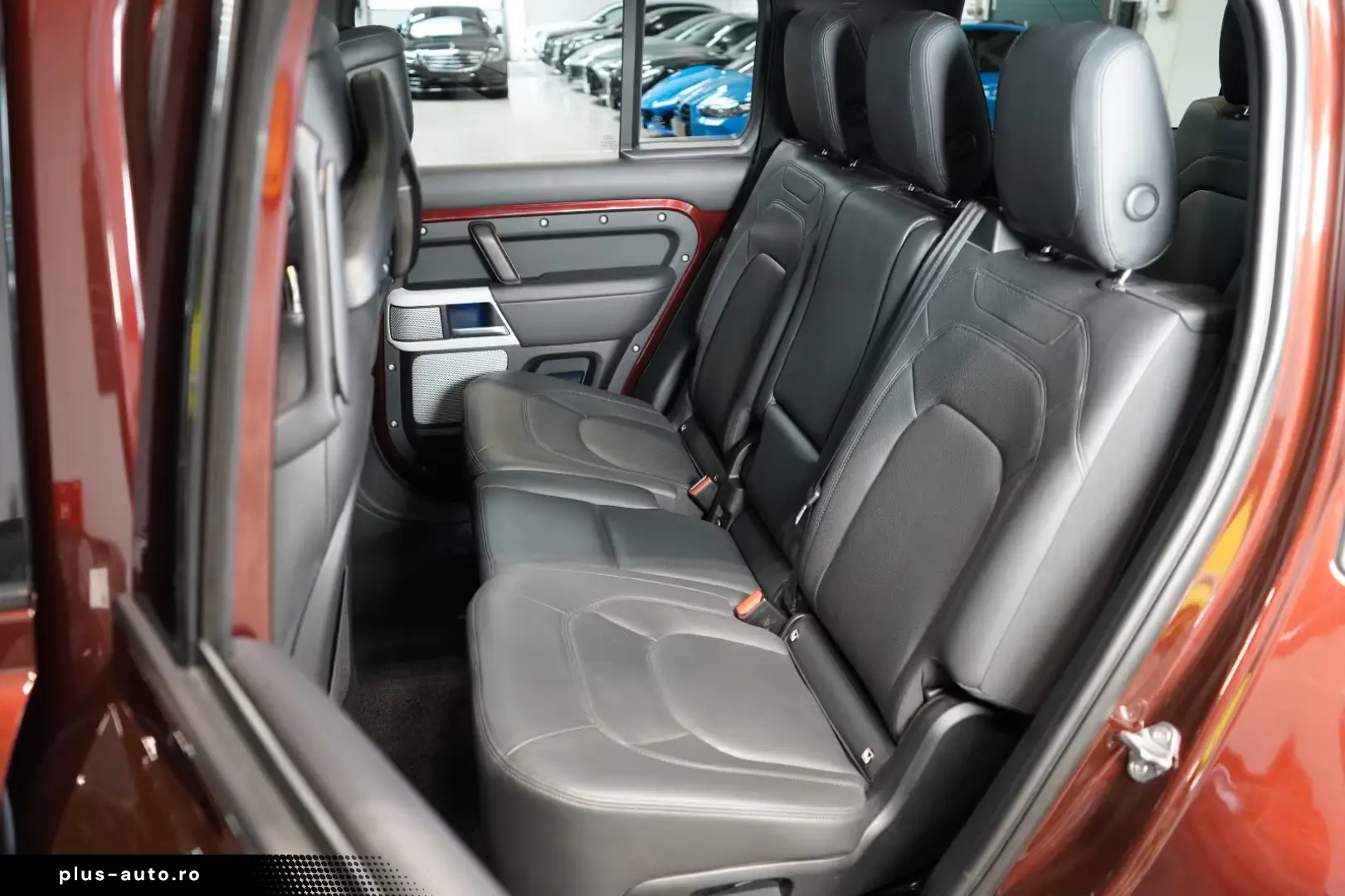 Land Rover Defender D300 130 FIRST-EDITION TOW