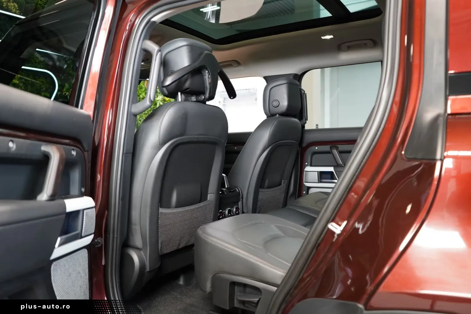 Land Rover Defender D300 130 FIRST-EDITION TOW