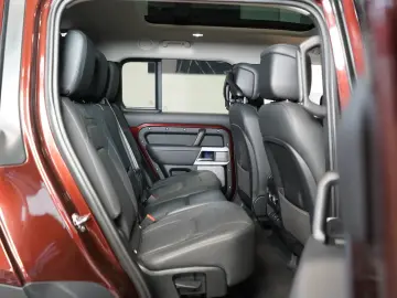 Land Rover Defender D300 130 FIRST-EDITION TOW