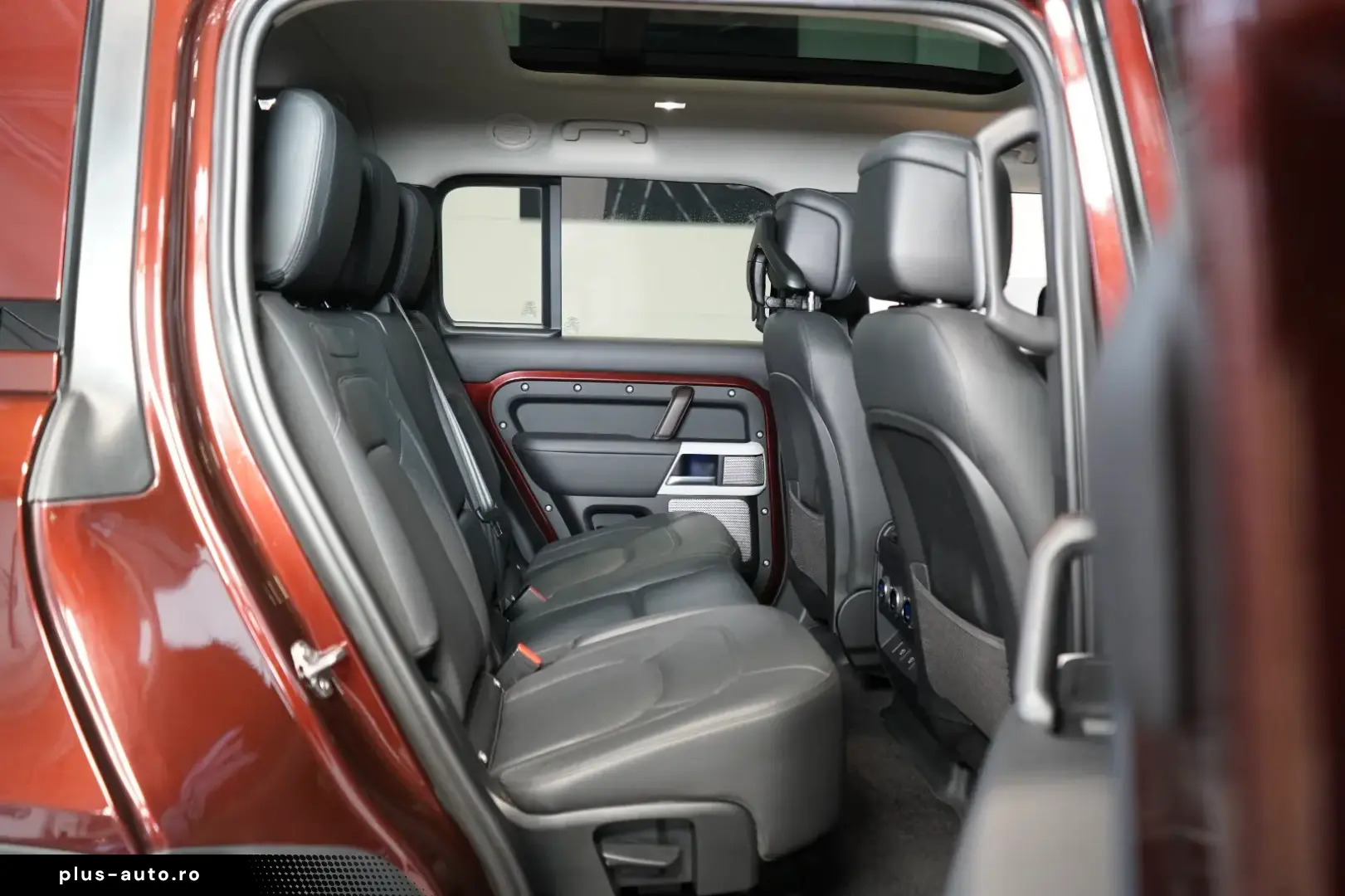 Land Rover Defender D300 130 FIRST-EDITION TOW