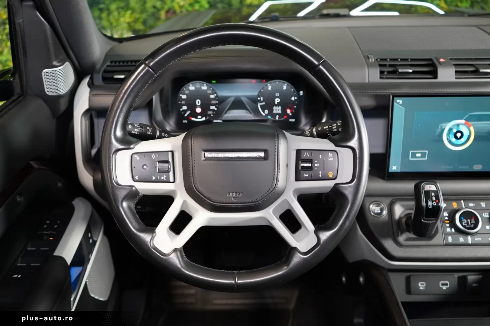 Land Rover Defender D300 130 FIRST-EDITION TOW