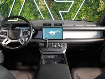 Land Rover Defender D300 130 FIRST-EDITION TOW