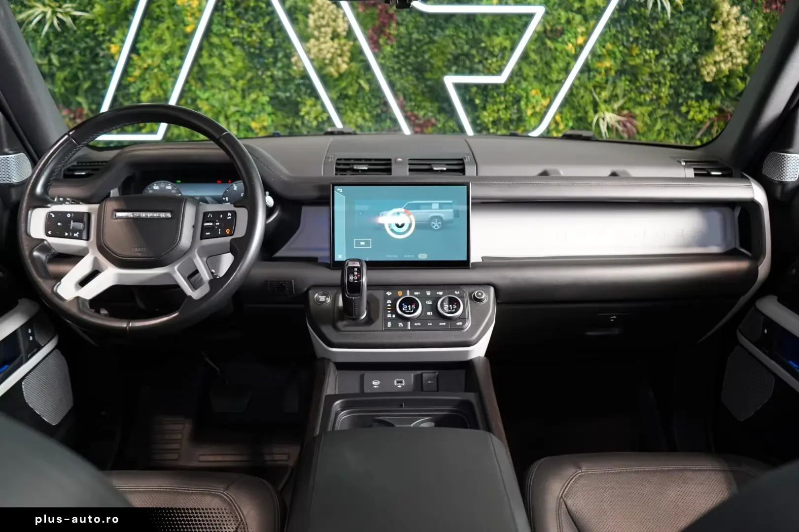 Land Rover Defender D300 130 FIRST-EDITION TOW