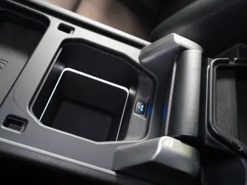 Land Rover Defender D300 130 FIRST-EDITION TOW