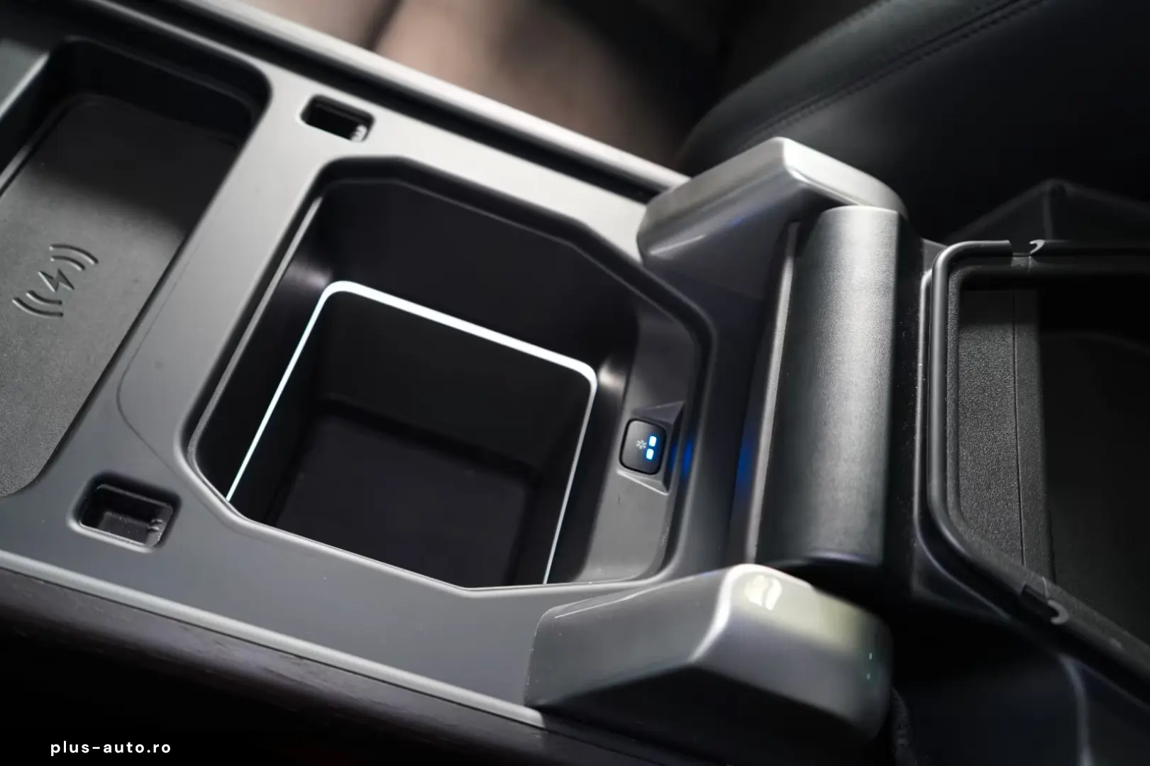 Land Rover Defender D300 130 FIRST-EDITION TOW