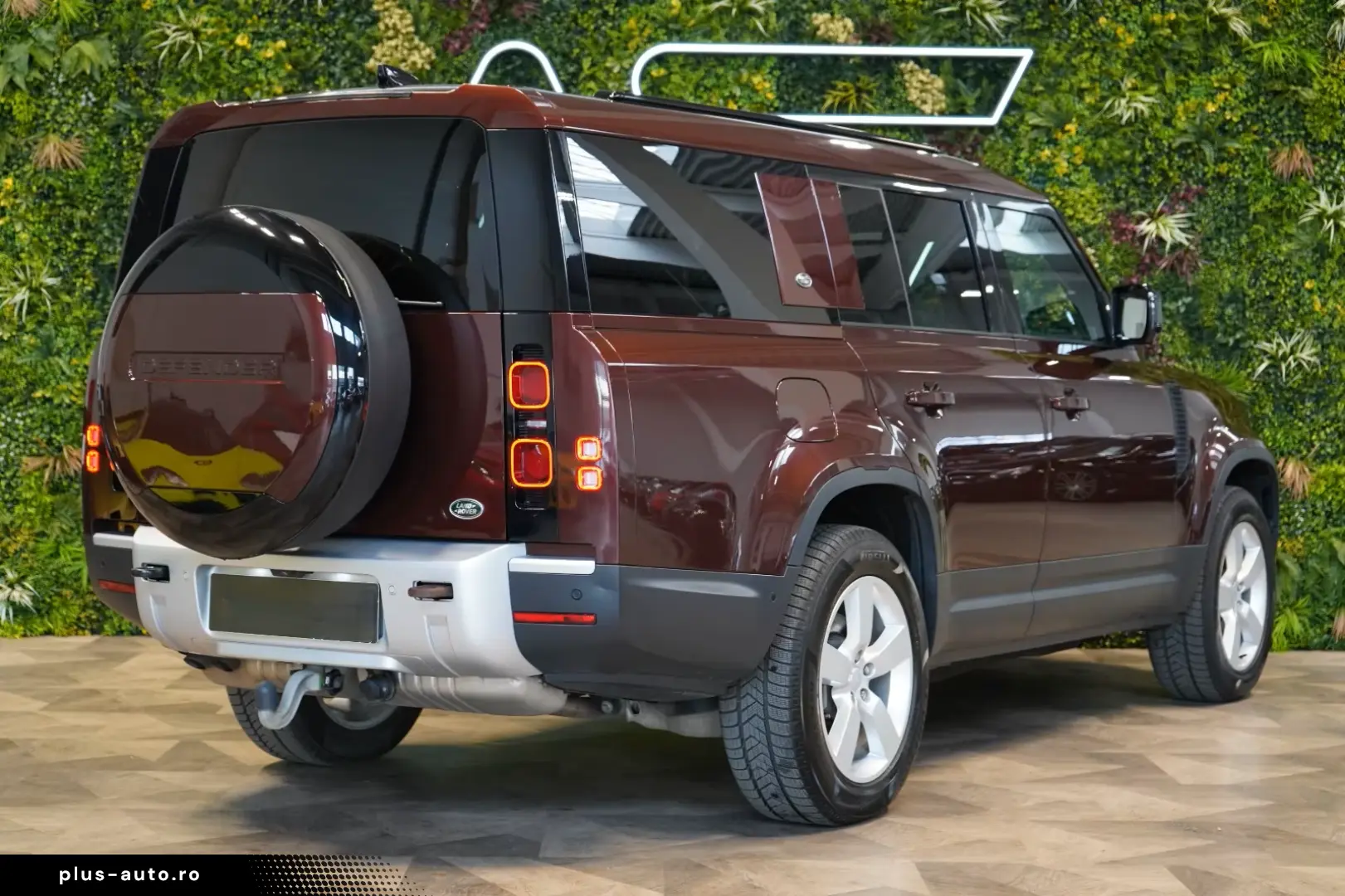 Land Rover Defender D300 130 FIRST-EDITION TOW