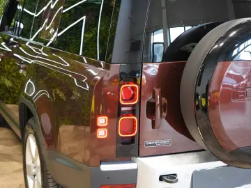 Land Rover Defender D300 130 FIRST-EDITION TOW
