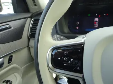 Volvo XC 90 Plus Dark Hyb AWD 360  Pano AHK Acc HeadUp