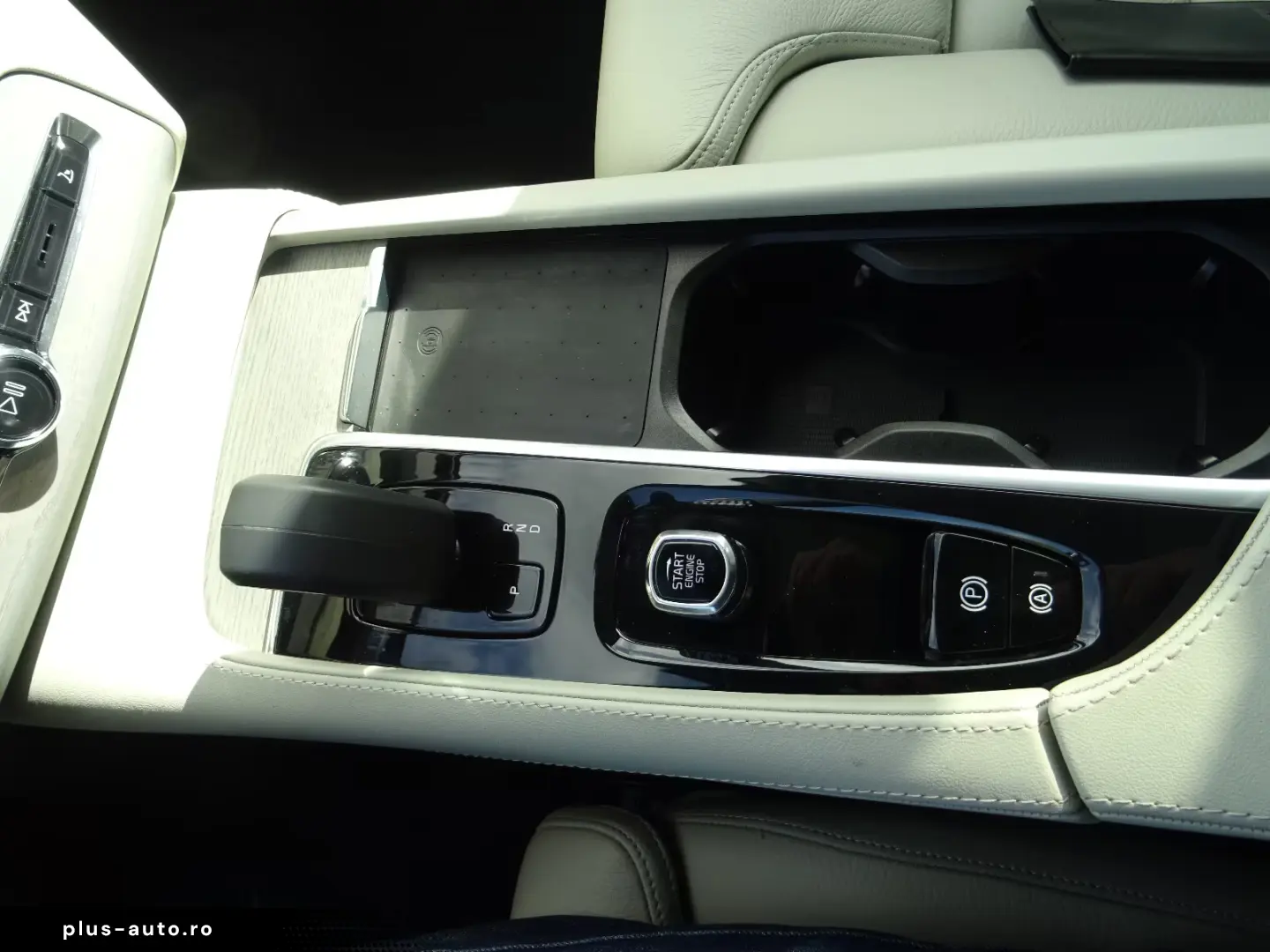 Volvo XC 90 Plus Dark Hyb AWD 360  Pano AHK Acc HeadUp