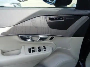 Volvo XC 90 Plus Dark Hyb AWD 360  Pano AHK Acc HeadUp