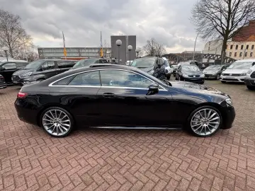 MERCEDES-BENZ E 300 Coupe 9G 2X AMG LINE PANORAMA MB…