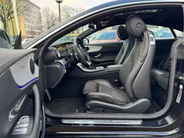 MERCEDES-BENZ E 300 Coupe 9G 2X AMG LINE PANORAMA MB…