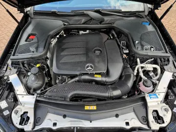 MERCEDES-BENZ E 300 Coupe 9G 2X AMG LINE PANORAMA MB…